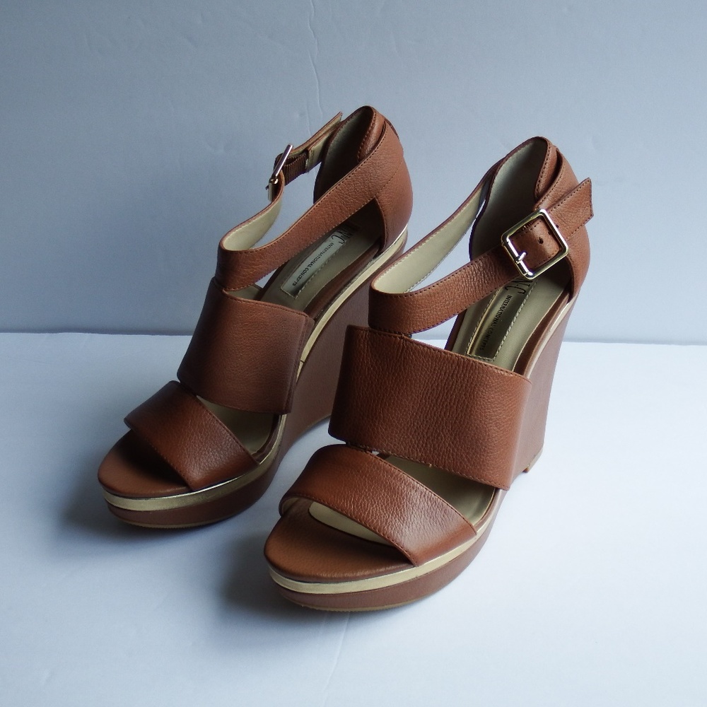 -SOLD- New INC Internatl Leather Wedge Sandal 7.5 - Picture 2 of 7